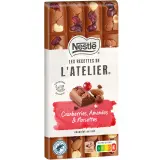 NESTLE Les Recettes de l'Atelier Tablette de chocolat au lait cranberries amandes et noisettes
