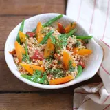 Saladier de salade marocaine de quinoa, légumes et chermula / à commander 48h à l'avance