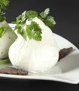 Besace de chèvre truffée "Tuber Melanoscop." 2% chevrefeuille (environ 50 - 100 g)
