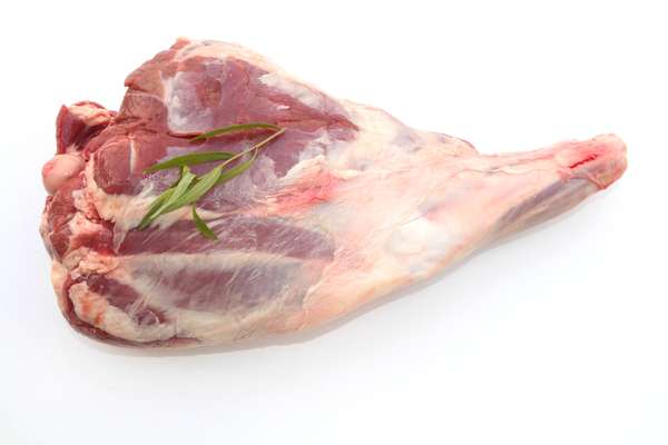 Gigot d’agneau avec os (environ 1,2 - 1.3 kg)